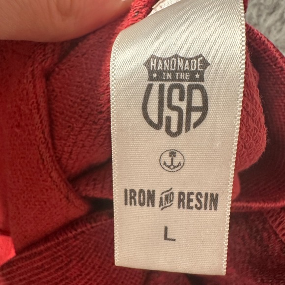 Iron and Resin Logo Sweatshirt Mens Large‎ Red Pullover Crew Neck Made in USA - Picture 8 of 10